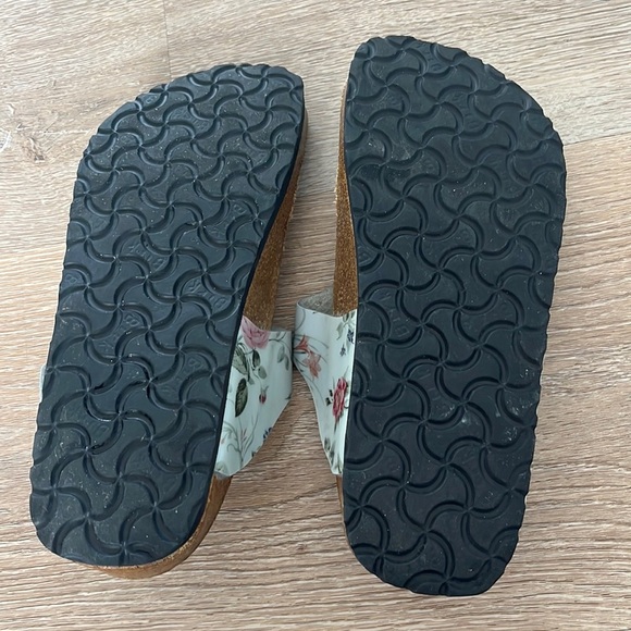 Birkenstock Floral White Sandals - Picture 7 of 11